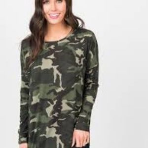 Agnes and Dora Urban Pullover